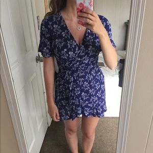 Everly mini wrap dress floral Small